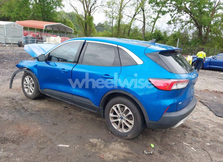 Photo 3 of 2020 Ford Escape SE (VIN 1FMCU0G64LUA57788)