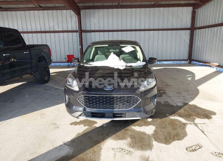 Photo 13 of 2020 Ford Escape SE (VIN 1FMCU0G64LUA95375)