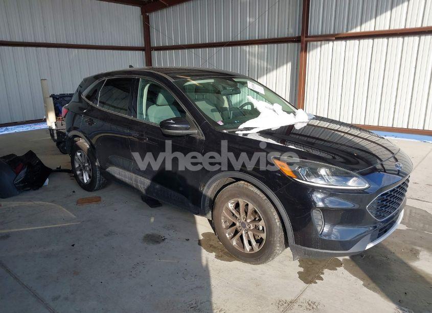 Photo 14 of 2020 Ford Escape SE (VIN 1FMCU0G64LUA95375)