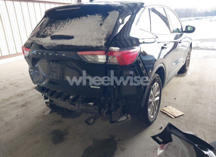 Photo 19 of 2020 Ford Escape SE (VIN 1FMCU0G64LUA95375)