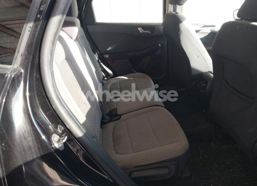 Photo 8 of 2020 Ford Escape SE (VIN 1FMCU0G64LUA95375)