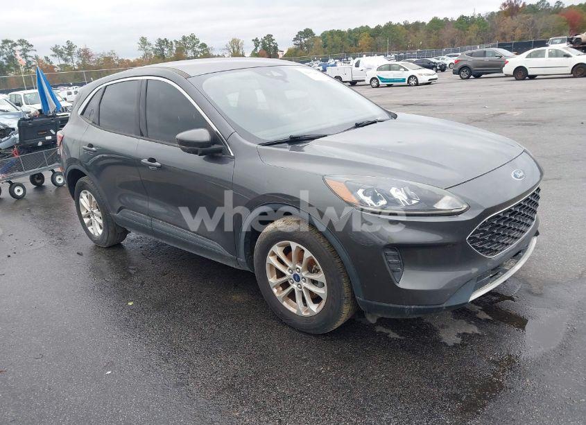 2020 Ford Escape SE (VIN 1FMCU0G64LUB55851) main photo
