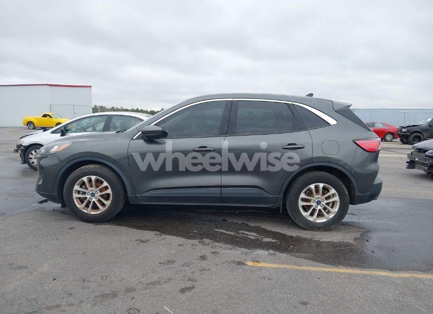 Photo 14 of 2020 Ford Escape SE (VIN 1FMCU0G64LUB55851)