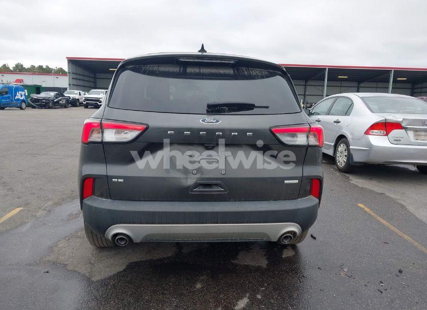 Photo 16 of 2020 Ford Escape SE (VIN 1FMCU0G64LUB55851)