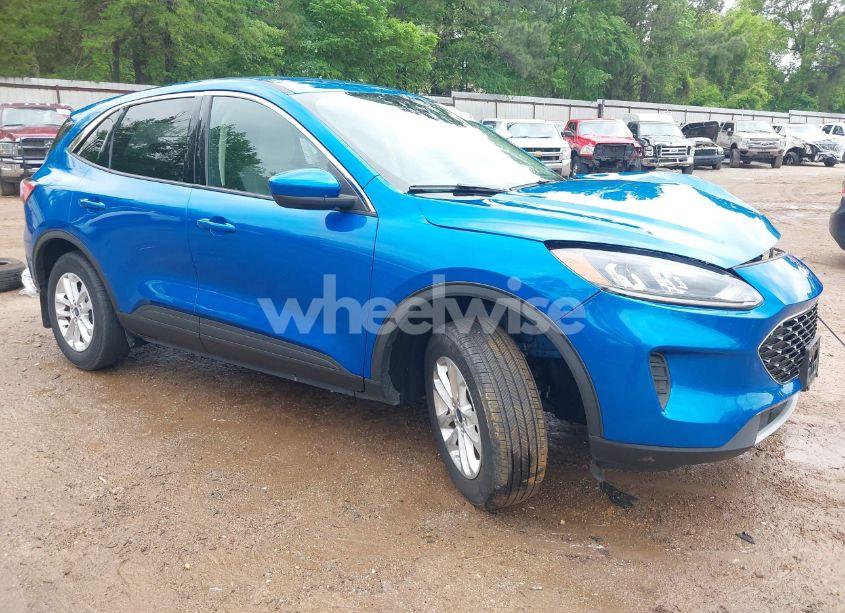 2020 Ford Escape SE (VIN 1FMCU0G64LUC08631) main photo