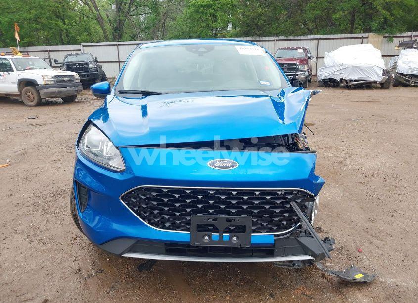 Photo 13 of 2020 Ford Escape SE (VIN 1FMCU0G64LUC08631)