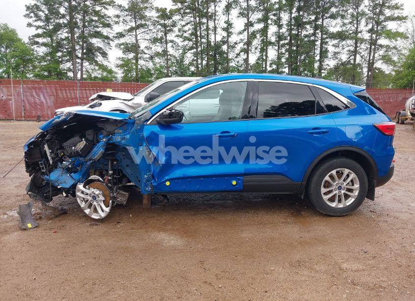 Photo 15 of 2020 Ford Escape SE (VIN 1FMCU0G64LUC08631)