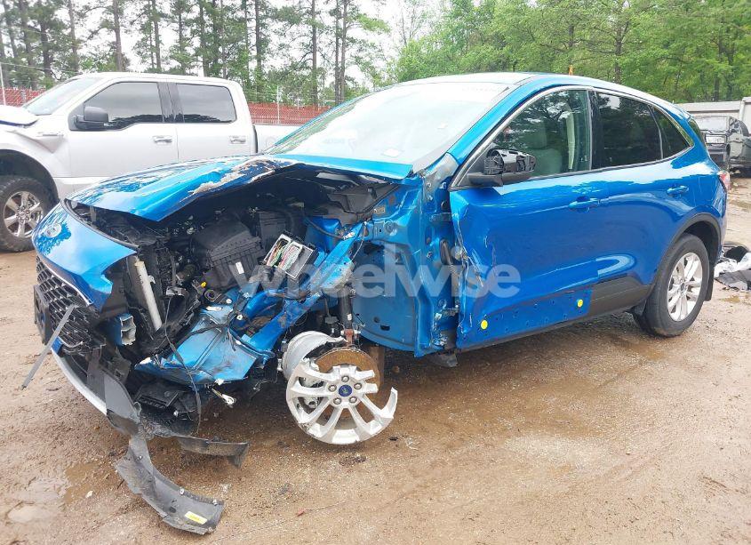 Photo 2 of 2020 Ford Escape SE (VIN 1FMCU0G64LUC08631)