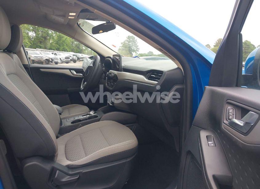 Photo 5 of 2020 Ford Escape SE (VIN 1FMCU0G64LUC08631)
