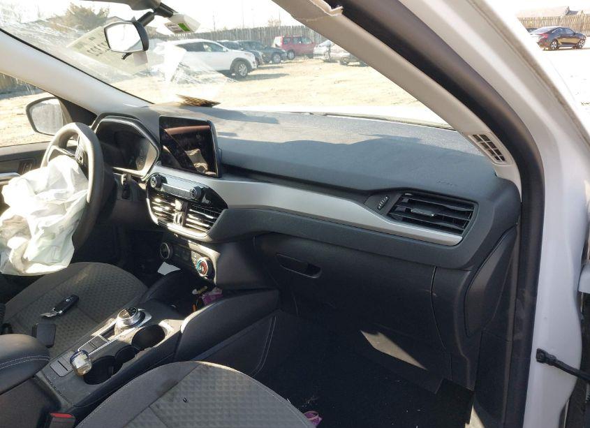 Photo 5 of 2021 Ford Escape SE (VIN 1FMCU0G64MUA69991)