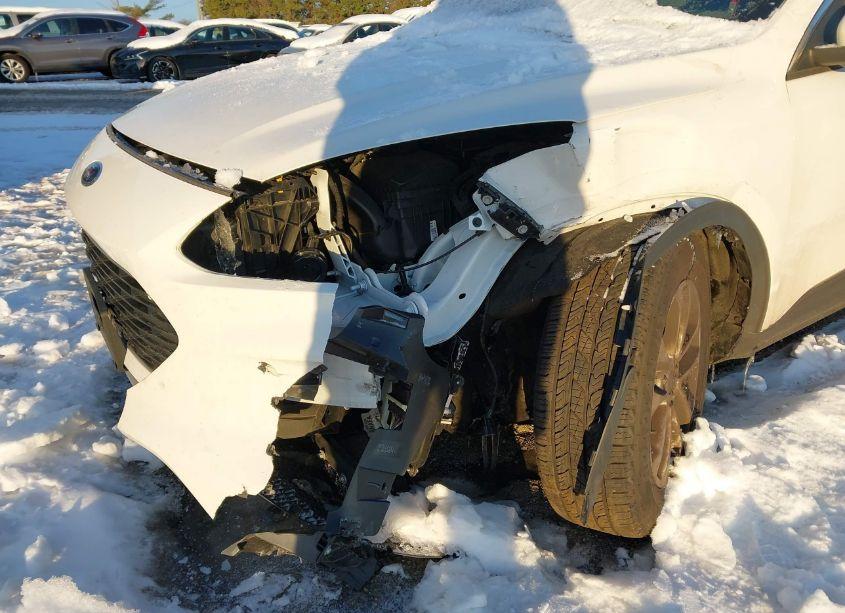 Photo 6 of 2021 Ford Escape SE (VIN 1FMCU0G64MUA69991)