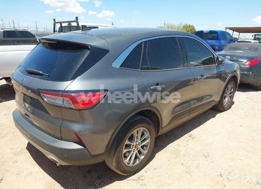 Photo 4 of 2021 Ford Escape SE (VIN 1FMCU0G64MUA89285)