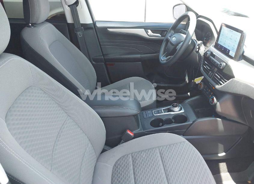 Photo 5 of 2021 Ford Escape SE (VIN 1FMCU0G64MUA89285)