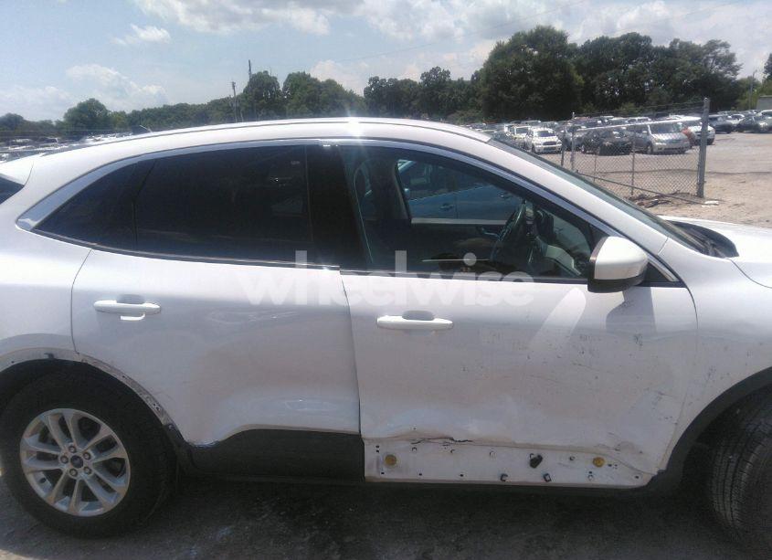 Photo 13 of 2021 Ford Escape SE (VIN 1FMCU0G64MUA90940)