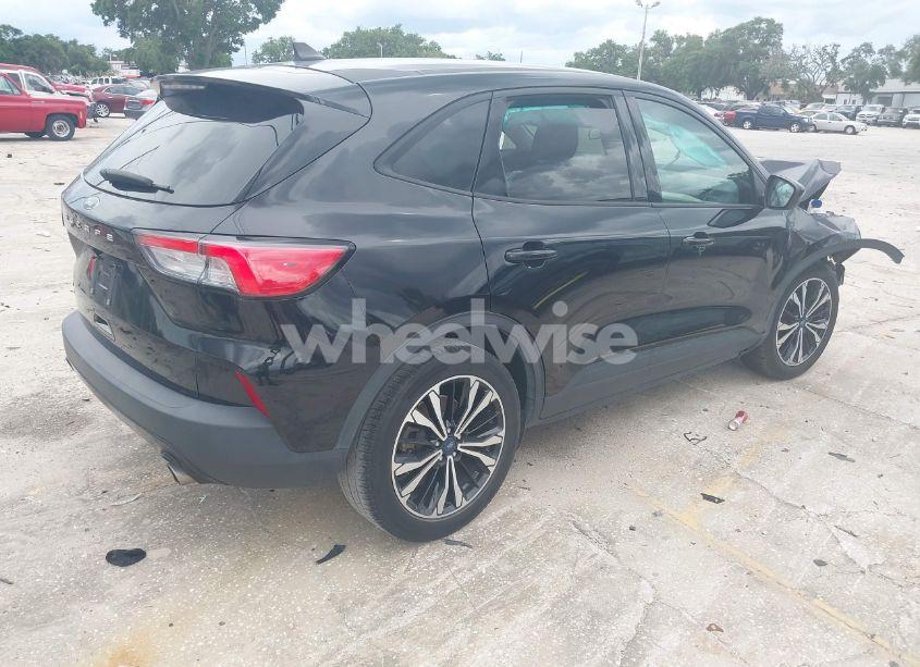 Photo 4 of 2022 Ford Escape SE (VIN 1FMCU0G64NUA91023)