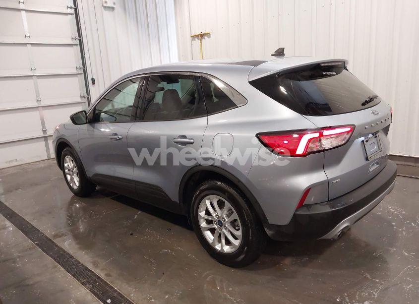 Photo 3 of 2022 Ford Escape SE (VIN 1FMCU0G64NUB71518)