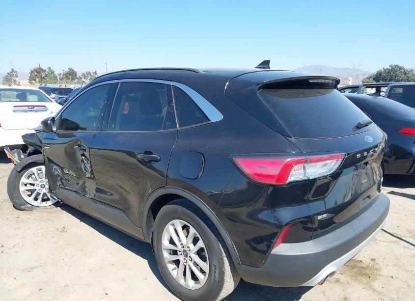 Photo 3 of 2020 Ford Escape SE (VIN 1FMCU0G65LUA35346)