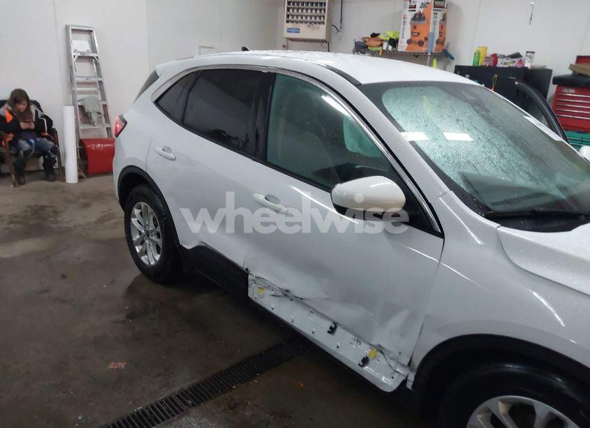 Photo 18 of 2020 Ford Escape SE (VIN 1FMCU0G65LUA83378)