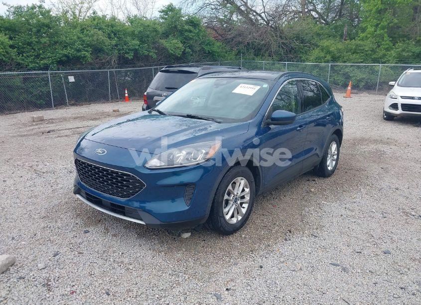 Photo 2 of 2020 Ford Escape SE (VIN 1FMCU0G65LUA98916)
