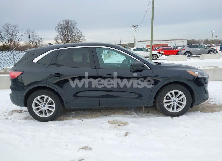 Photo 13 of 2020 Ford Escape SE (VIN 1FMCU0G65LUB13141)