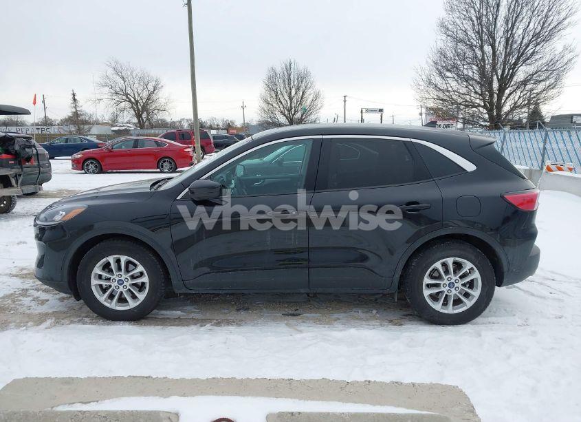 Photo 14 of 2020 Ford Escape SE (VIN 1FMCU0G65LUB13141)