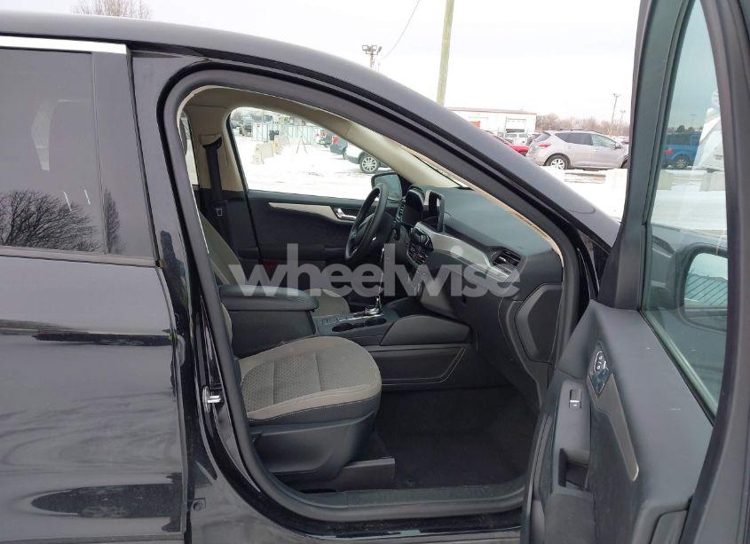 Photo 5 of 2020 Ford Escape SE (VIN 1FMCU0G65LUB13141)