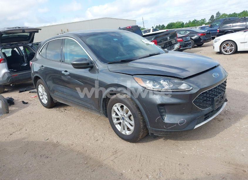 2020 Ford Escape SE (VIN 1FMCU0G65LUB23880) main photo