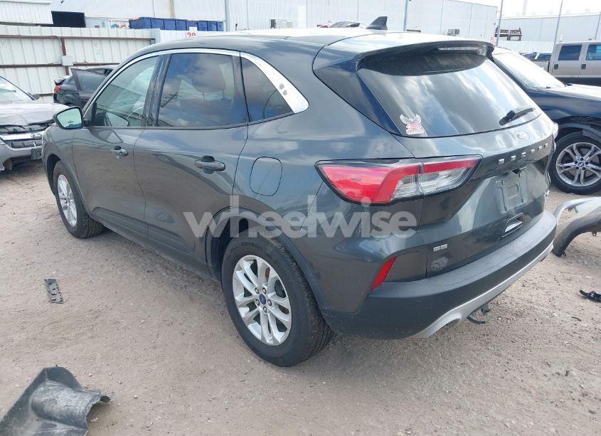 Photo 3 of 2020 Ford Escape SE (VIN 1FMCU0G65LUB23880)
