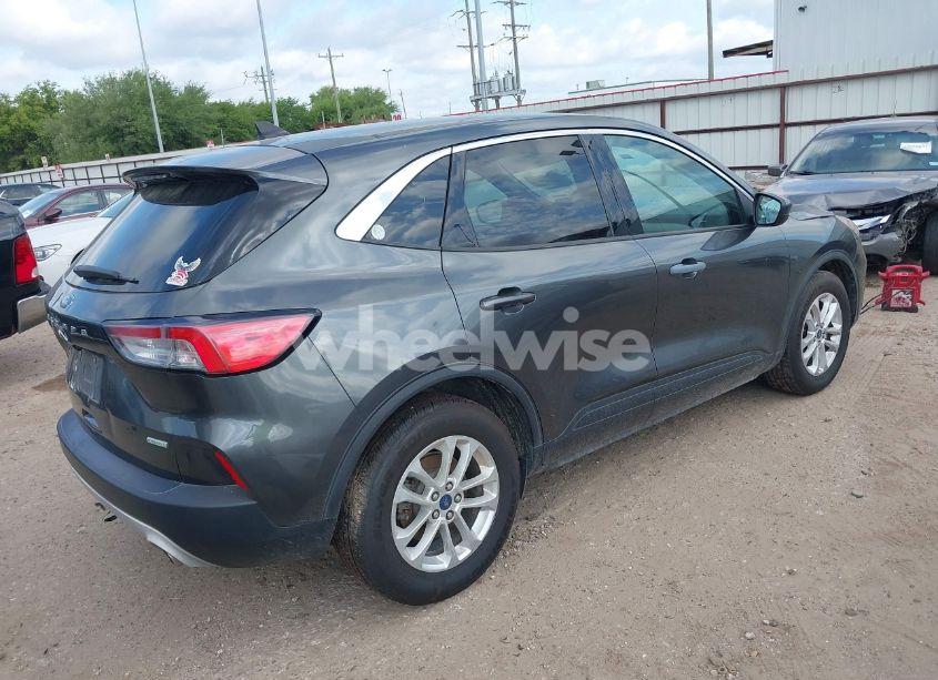 Photo 4 of 2020 Ford Escape SE (VIN 1FMCU0G65LUB23880)