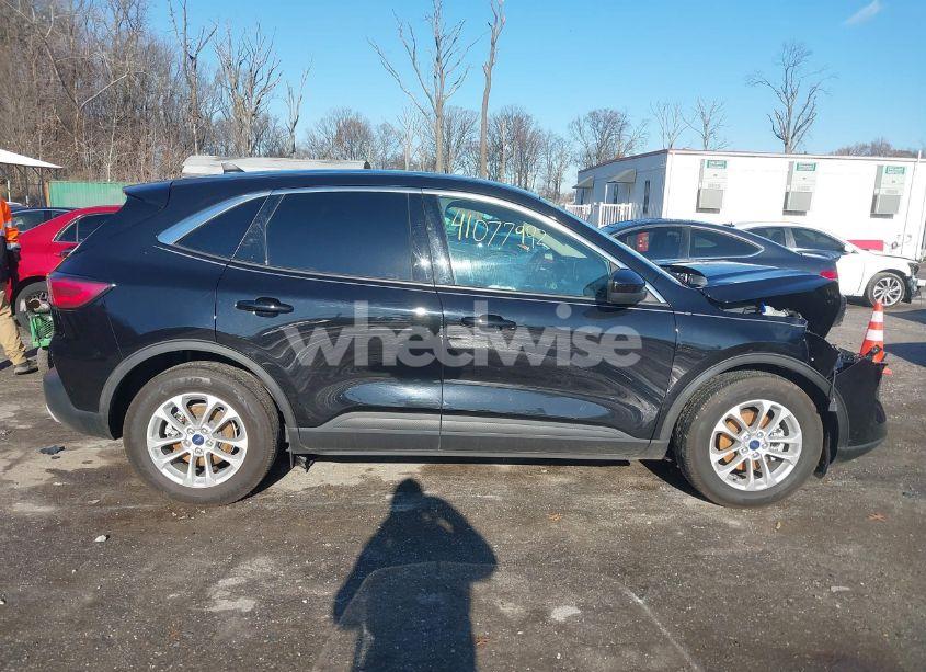 Photo 13 of 2020 Ford Escape SE (VIN 1FMCU0G65LUB28903)