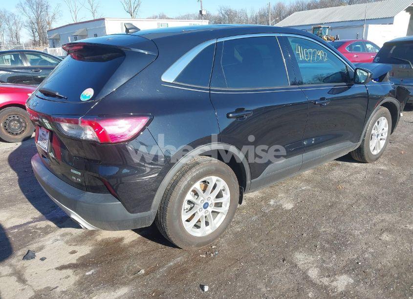 Photo 4 of 2020 Ford Escape SE (VIN 1FMCU0G65LUB28903)