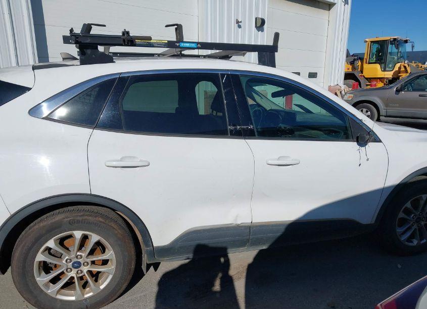 Photo 13 of 2020 Ford Escape SE (VIN 1FMCU0G65LUB73887)