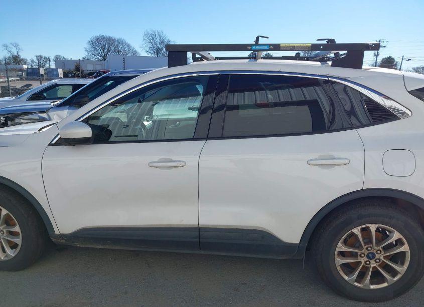 Photo 14 of 2020 Ford Escape SE (VIN 1FMCU0G65LUB73887)