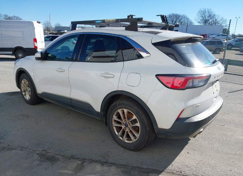 Photo 3 of 2020 Ford Escape SE (VIN 1FMCU0G65LUB73887)