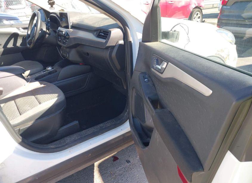 Photo 5 of 2020 Ford Escape SE (VIN 1FMCU0G65LUB73887)