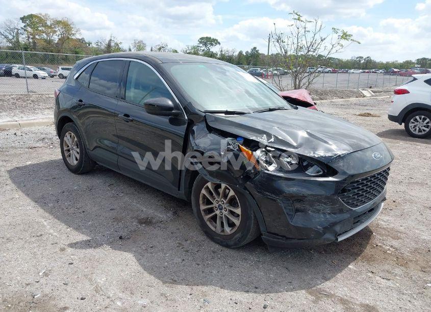 2020 Ford Escape SE (VIN 1FMCU0G65LUC05902) main photo