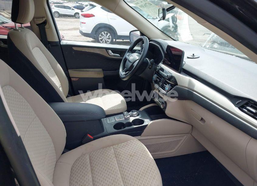 Photo 5 of 2020 Ford Escape SE (VIN 1FMCU0G65LUC05902)