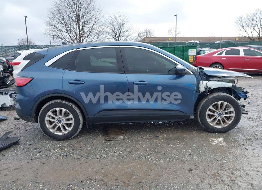 Photo 14 of 2020 Ford Escape SE (VIN 1FMCU0G65LUC38155)
