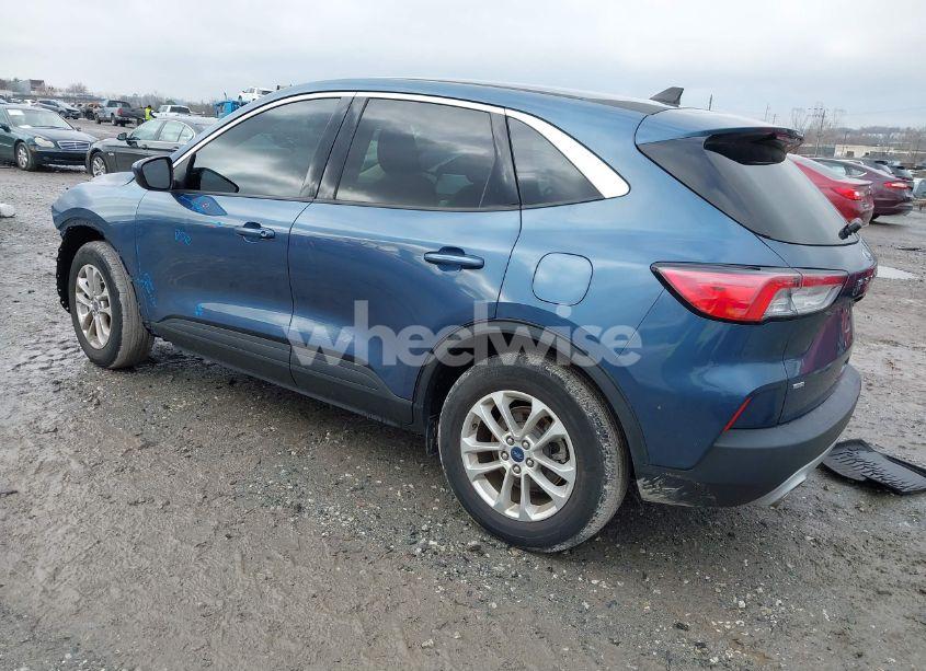 Photo 3 of 2020 Ford Escape SE (VIN 1FMCU0G65LUC38155)