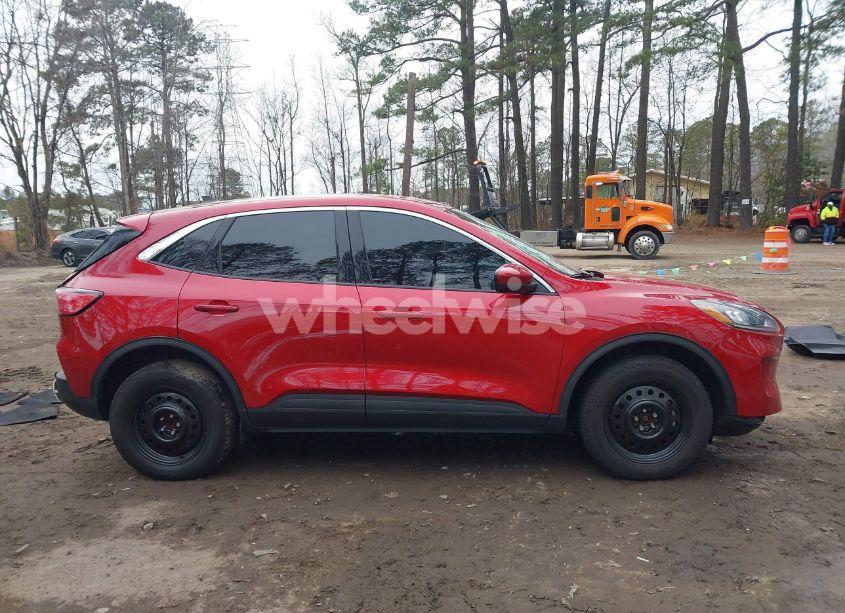 Photo 13 of 2021 Ford Escape SE (VIN 1FMCU0G65MUA46753)