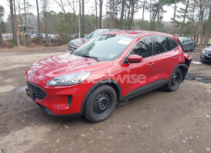 Photo 2 of 2021 Ford Escape SE (VIN 1FMCU0G65MUA46753)