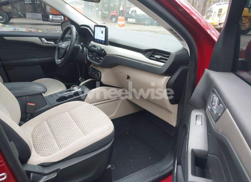 Photo 5 of 2021 Ford Escape SE (VIN 1FMCU0G65MUA46753)