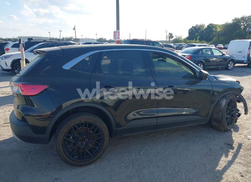 Photo 12 of 2021 Ford Escape SE (VIN 1FMCU0G65MUB00245)