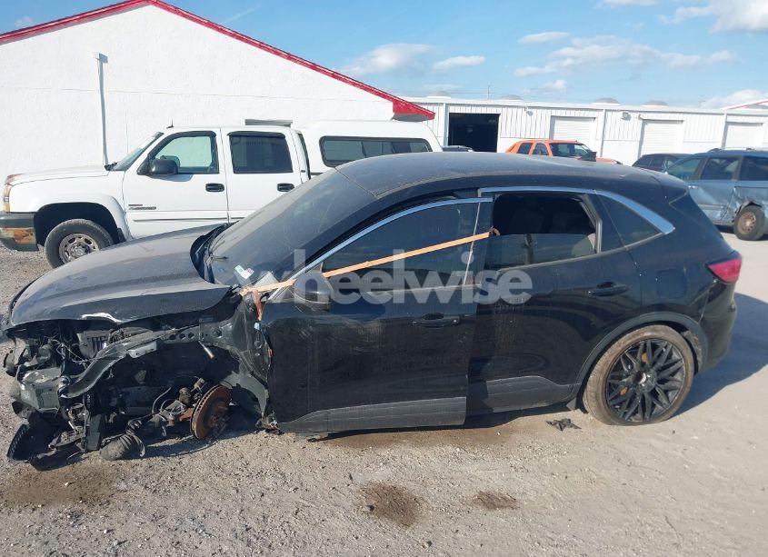 Photo 13 of 2021 Ford Escape SE (VIN 1FMCU0G65MUB00245)