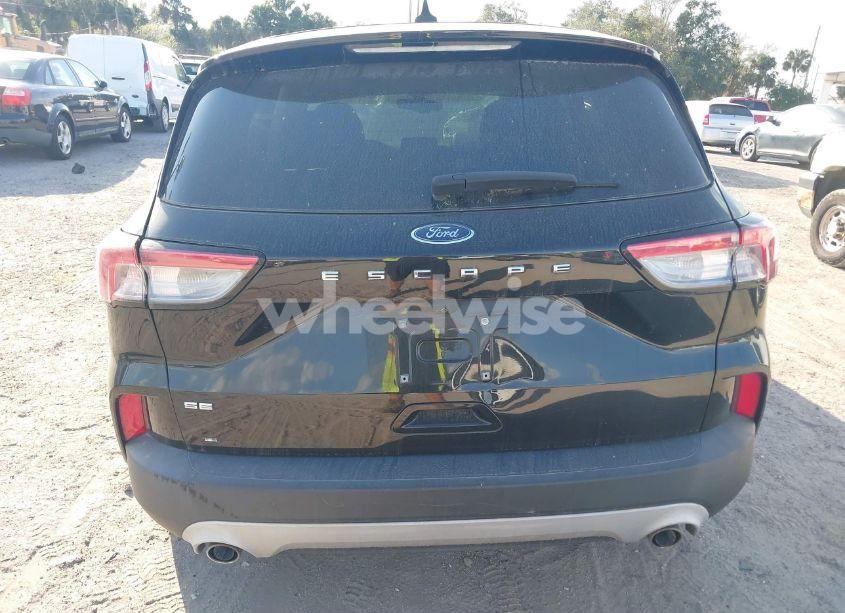 Photo 15 of 2021 Ford Escape SE (VIN 1FMCU0G65MUB00245)