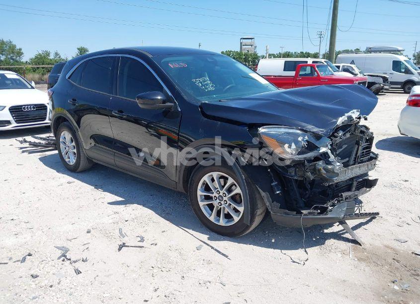 2021 Ford Escape SE (VIN 1FMCU0G65MUB16302) main photo