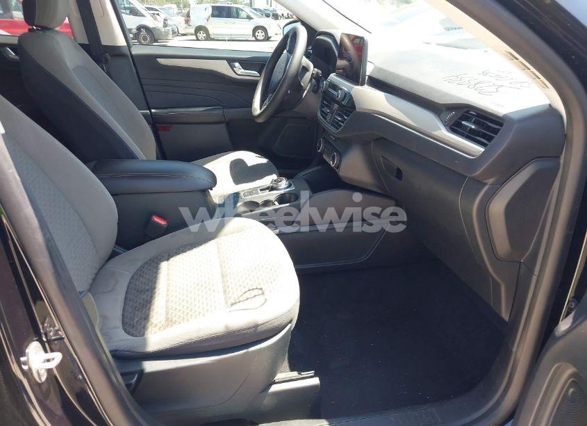 Photo 5 of 2021 Ford Escape SE (VIN 1FMCU0G65MUB16302)
