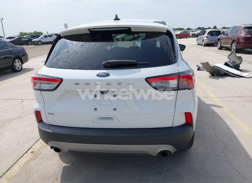 Photo 16 of 2022 Ford Escape SE (VIN 1FMCU0G65NUA44597)
