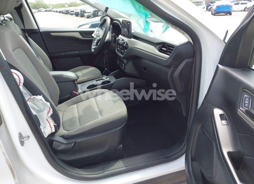 Photo 5 of 2022 Ford Escape SE (VIN 1FMCU0G65NUA44597)