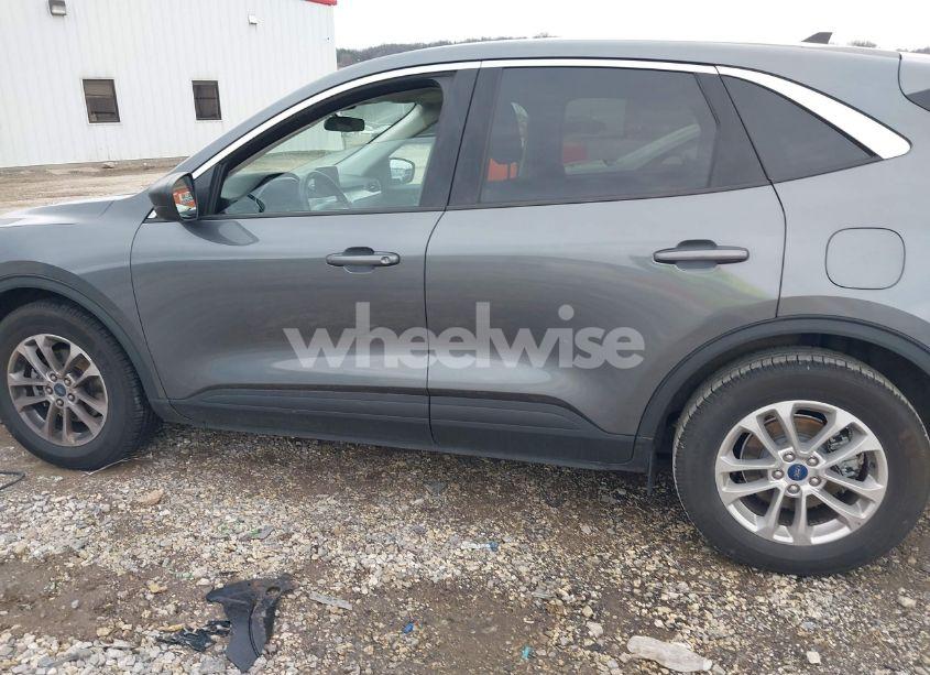 Photo 14 of 2022 Ford Escape SE (VIN 1FMCU0G65NUB32467)